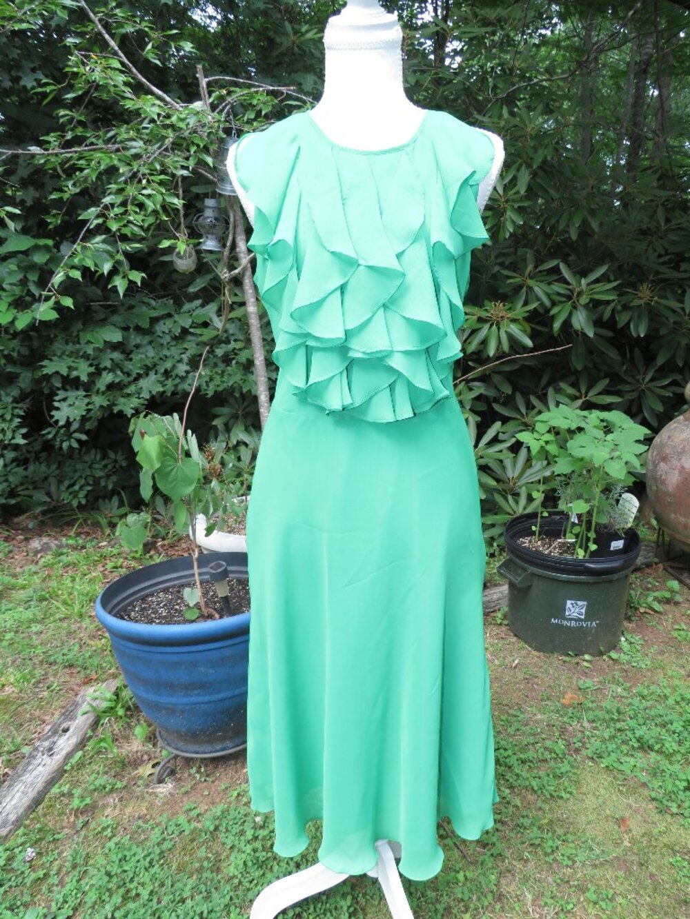 Bright Green Chadwick’s Collection Sleeveless Ruffle Maxi Dress – Size 8